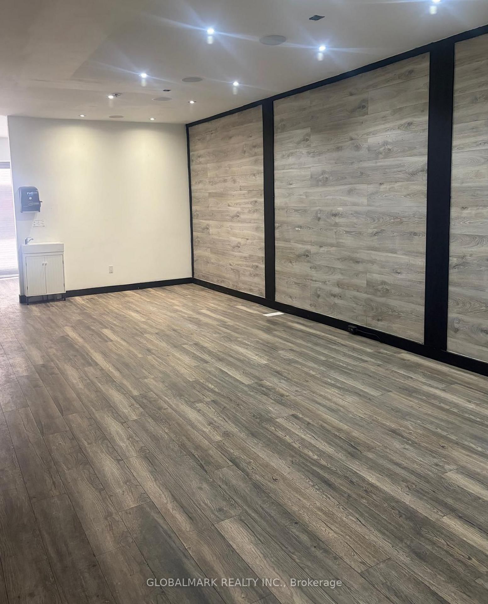 726 Lakeshore Road E - Photo 7