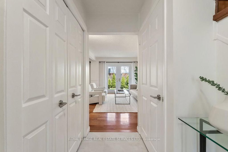 161 Riverview St, Oakville, L6L 5S2 | Image 2