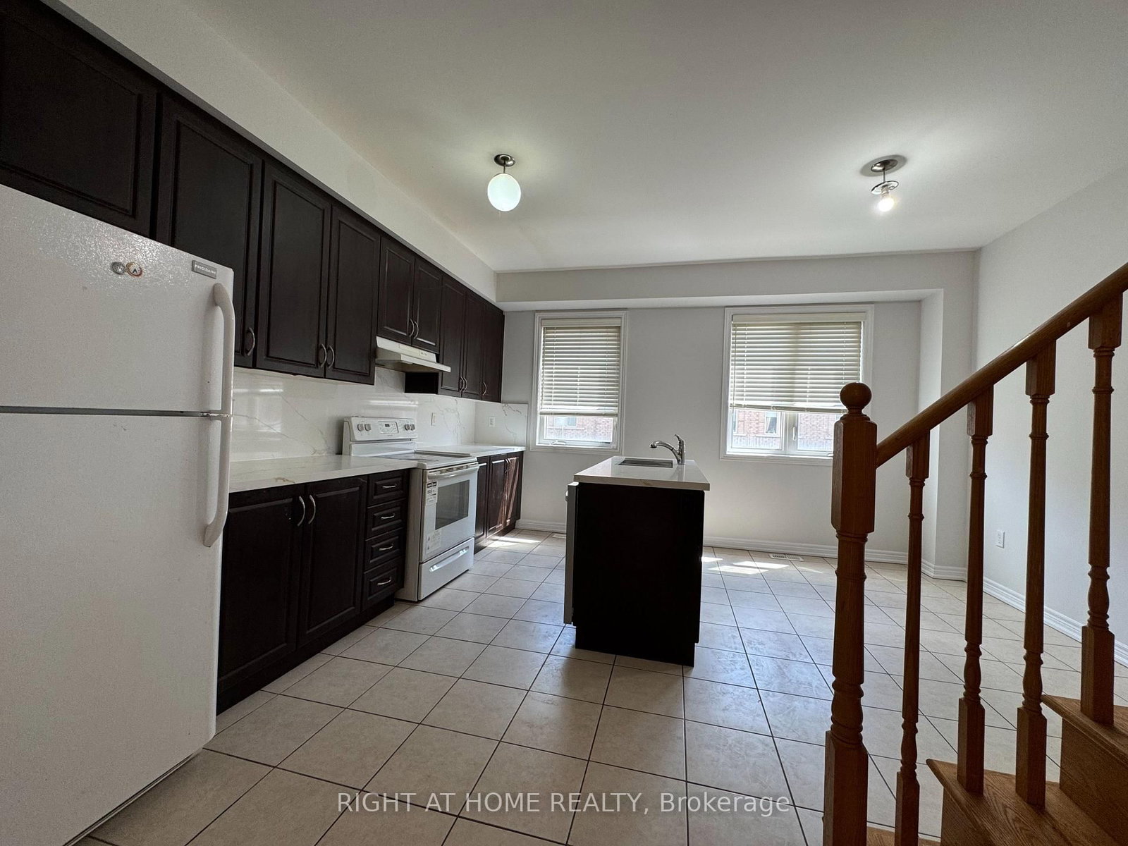 1433 Granrock Crescent - Photo 10