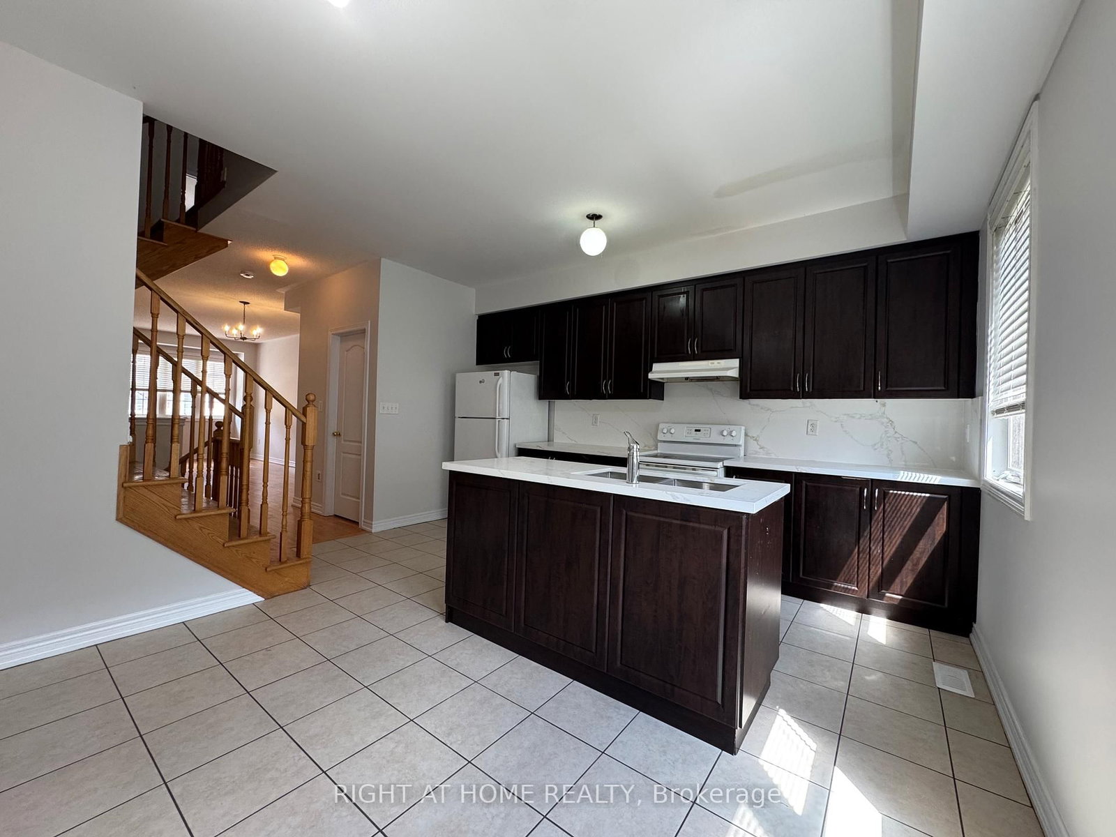 1433 Granrock Crescent - Photo 11