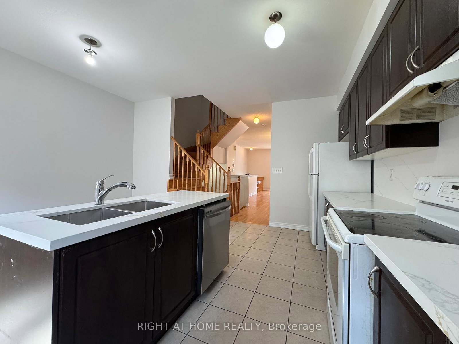 1433 Granrock Crescent - Photo 12