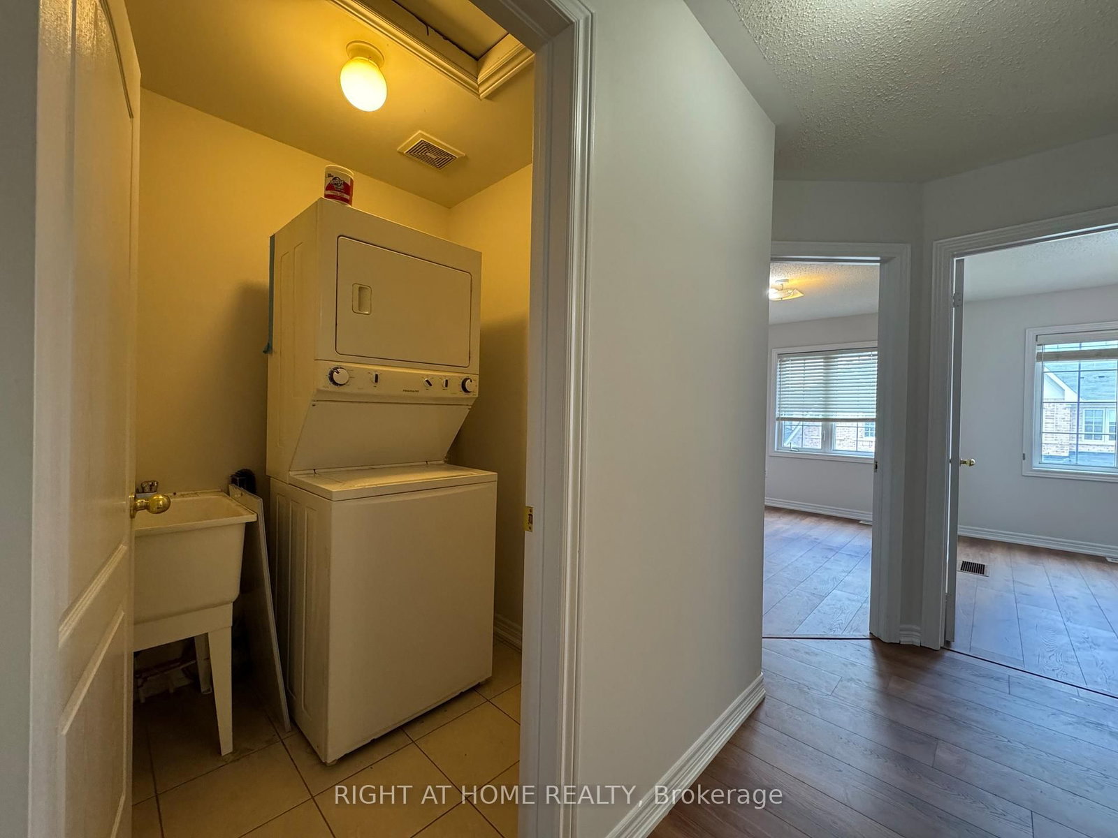 1433 Granrock Crescent - Photo 19