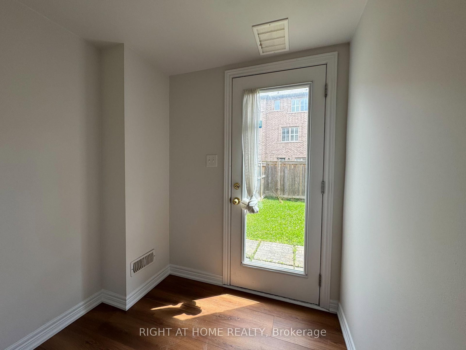 1433 Granrock Crescent - Photo 38