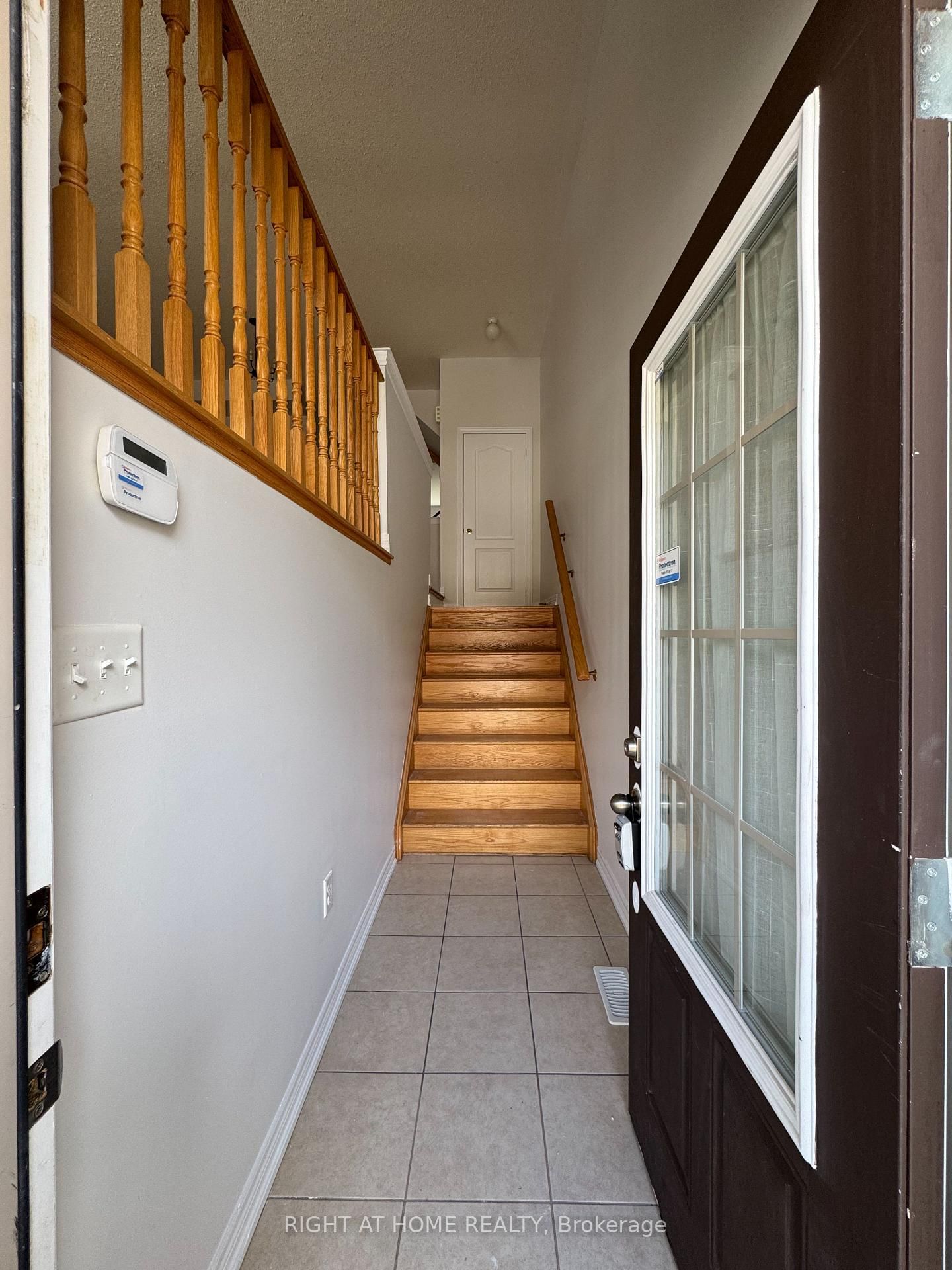 1433 Granrock Crescent - Photo 4