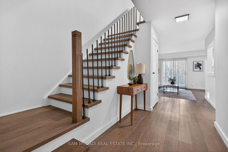 43 - 2120 Rathburn Rd E, Mississauga, L4W 2S8 | Image 2