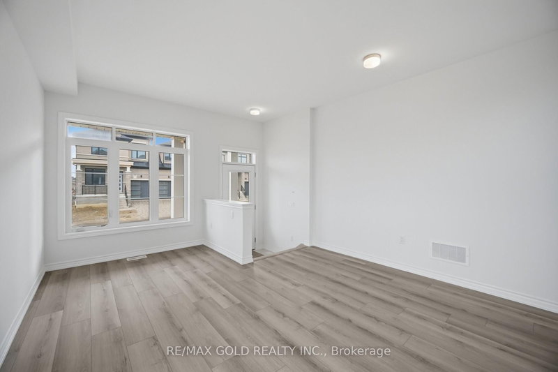 31 Watkins Rd, Brampton, L6R 4E3 | Image 3