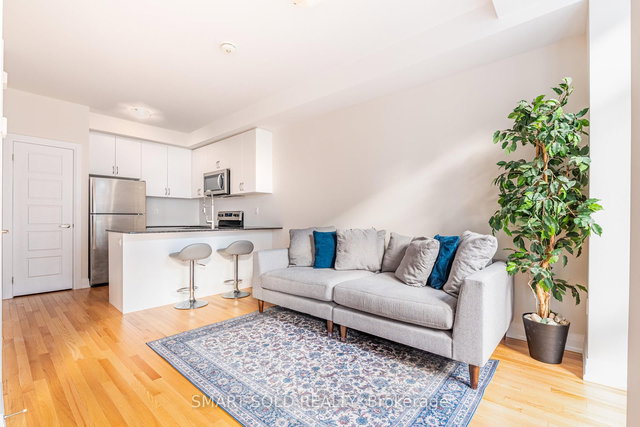 14 - 713 Lawrence Avenue W