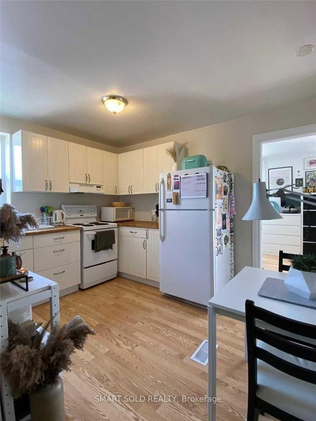 2nd Floor - 690 Gladstone Avenue