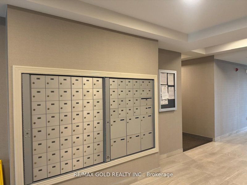 206 - 58 Sky Harbour Dr, Brampton, L6Y 6J1 | Image 2