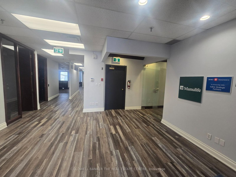 3/300 - 5025 Orbitor Dr, Mississauga, L4W 4Y5 | Image 3