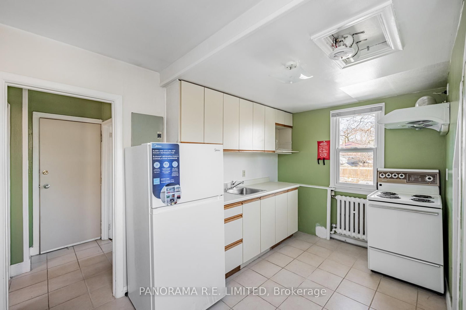 8 Thirty Third Street, Unit 4 - Photo 7