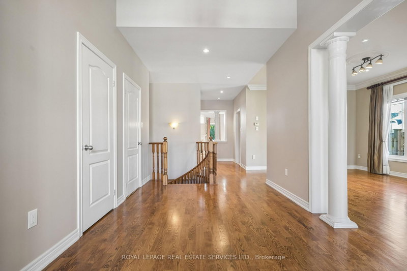 2428 Salcome Dr, Oakville, L6H 7N5 | Image 3