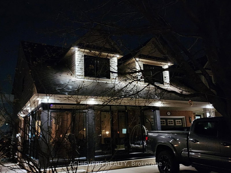 77 Thorpe Cres, Brampton, L7A 1P8 | Image 2