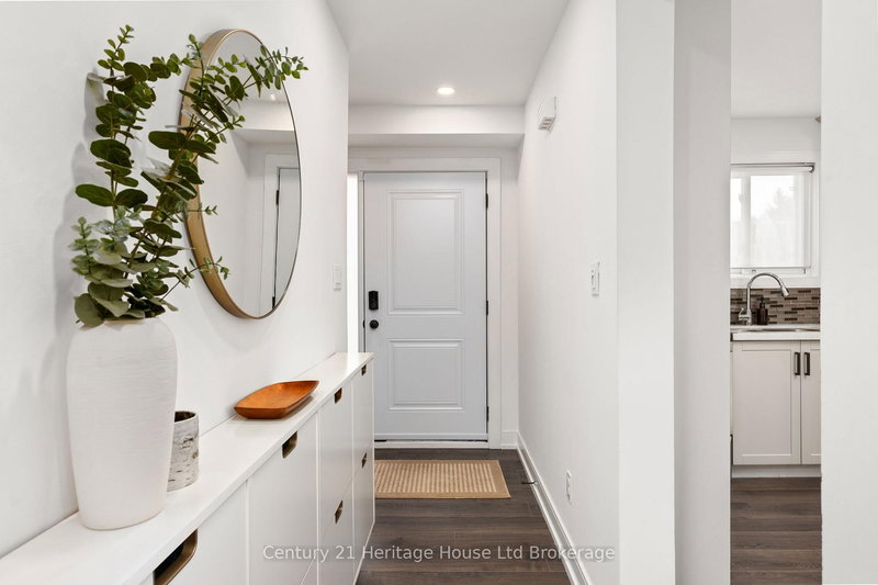 9 San Vito Way, Toronto, M3L 2G7 | Image 2