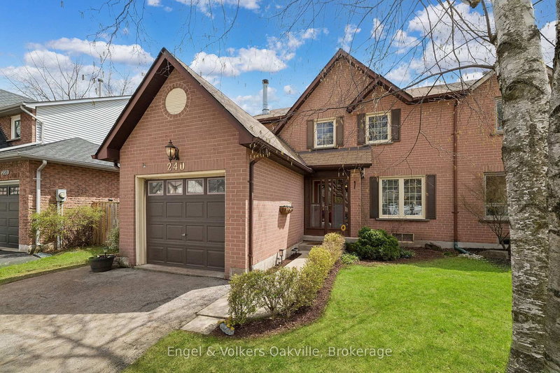 240 Ross Lane, Oakville, L6H 5E5 | Image 2