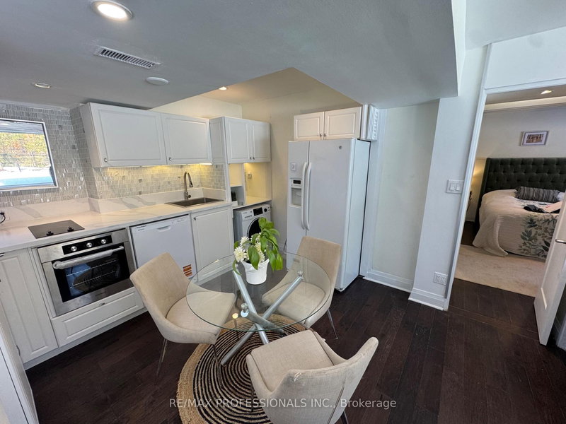 Ground - 11 Grasspoint Cres, Toronto, M9C 2T9 | Image 3