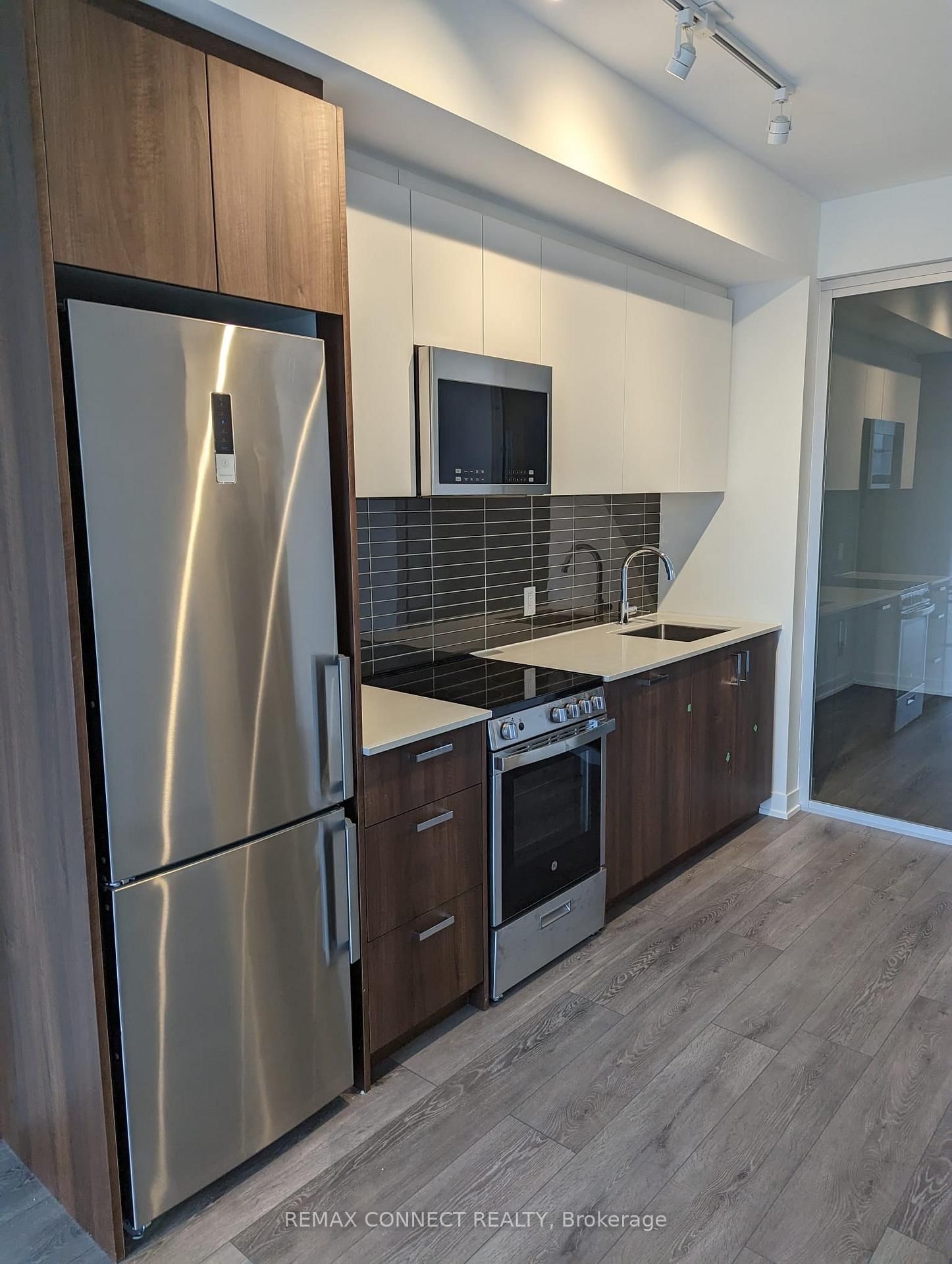 1787 St Clair Avenue W, Unit 321 - Photo 4