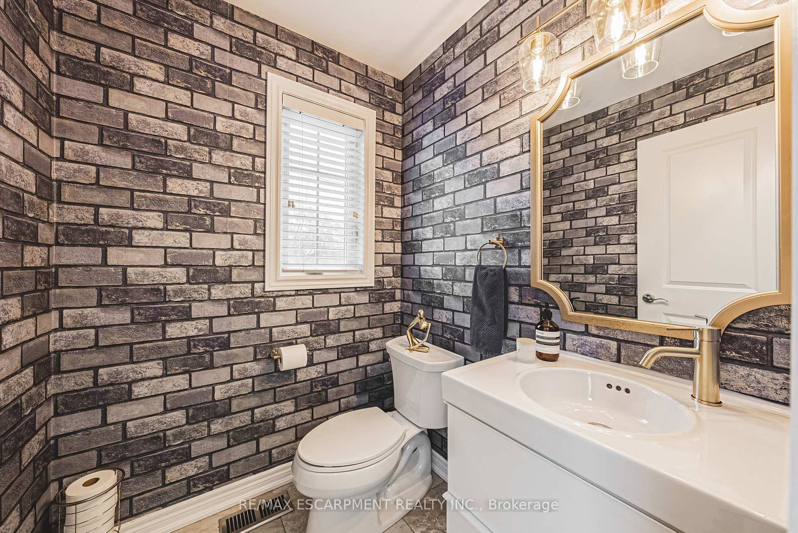 2220 Queensway Drive, Unit 4 - Photo 13