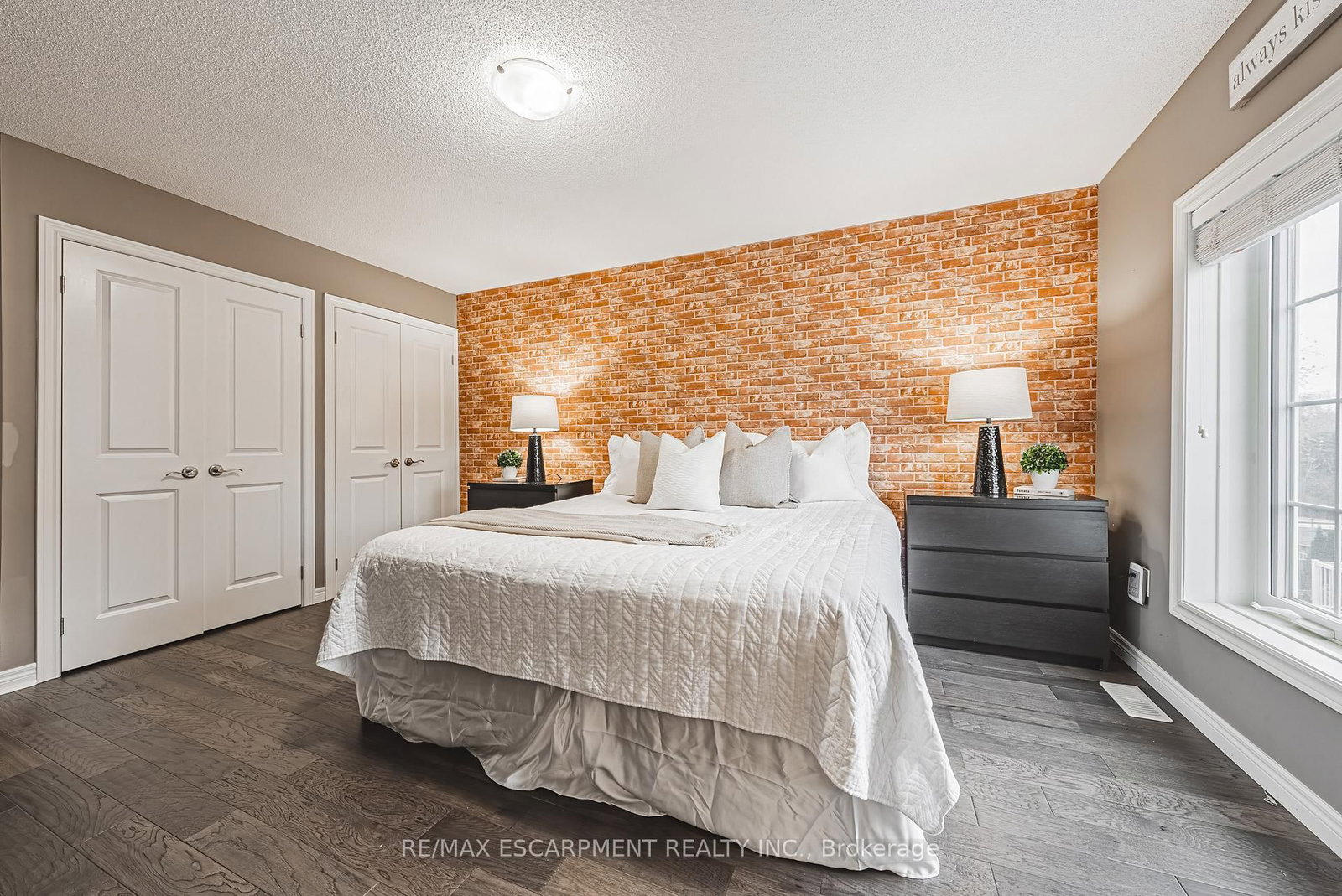 2220 Queensway Drive, Unit 4 - Photo 14