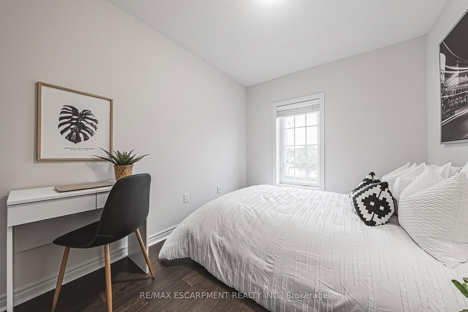 2220 Queensway Drive, Unit 4 - Photo 19