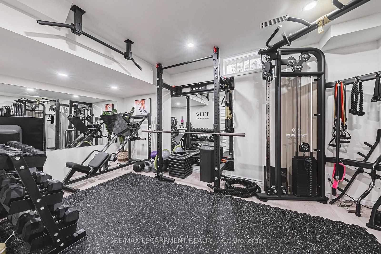 2220 Queensway Drive, Unit 4 - Photo 21