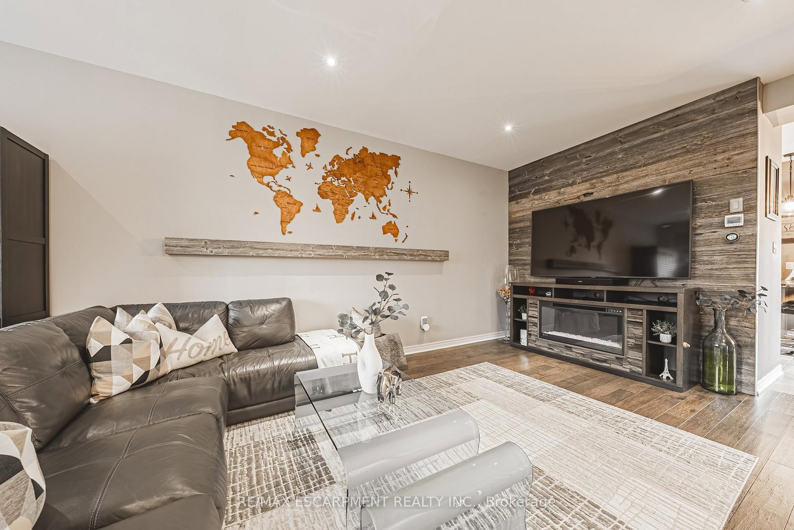 2220 Queensway Drive, Unit 4 - Photo 6