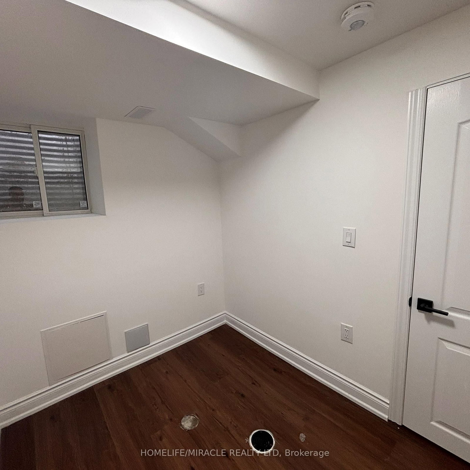 12 Holmstead Court, Unit Bsmt - Photo 5