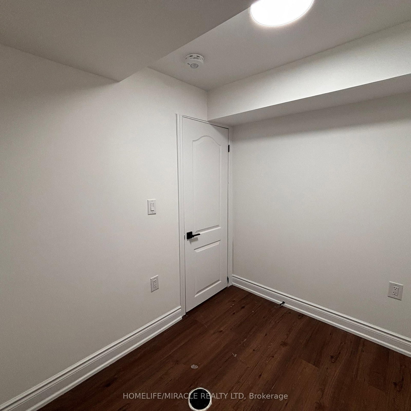 12 Holmstead Court, Unit Bsmt - Photo 8