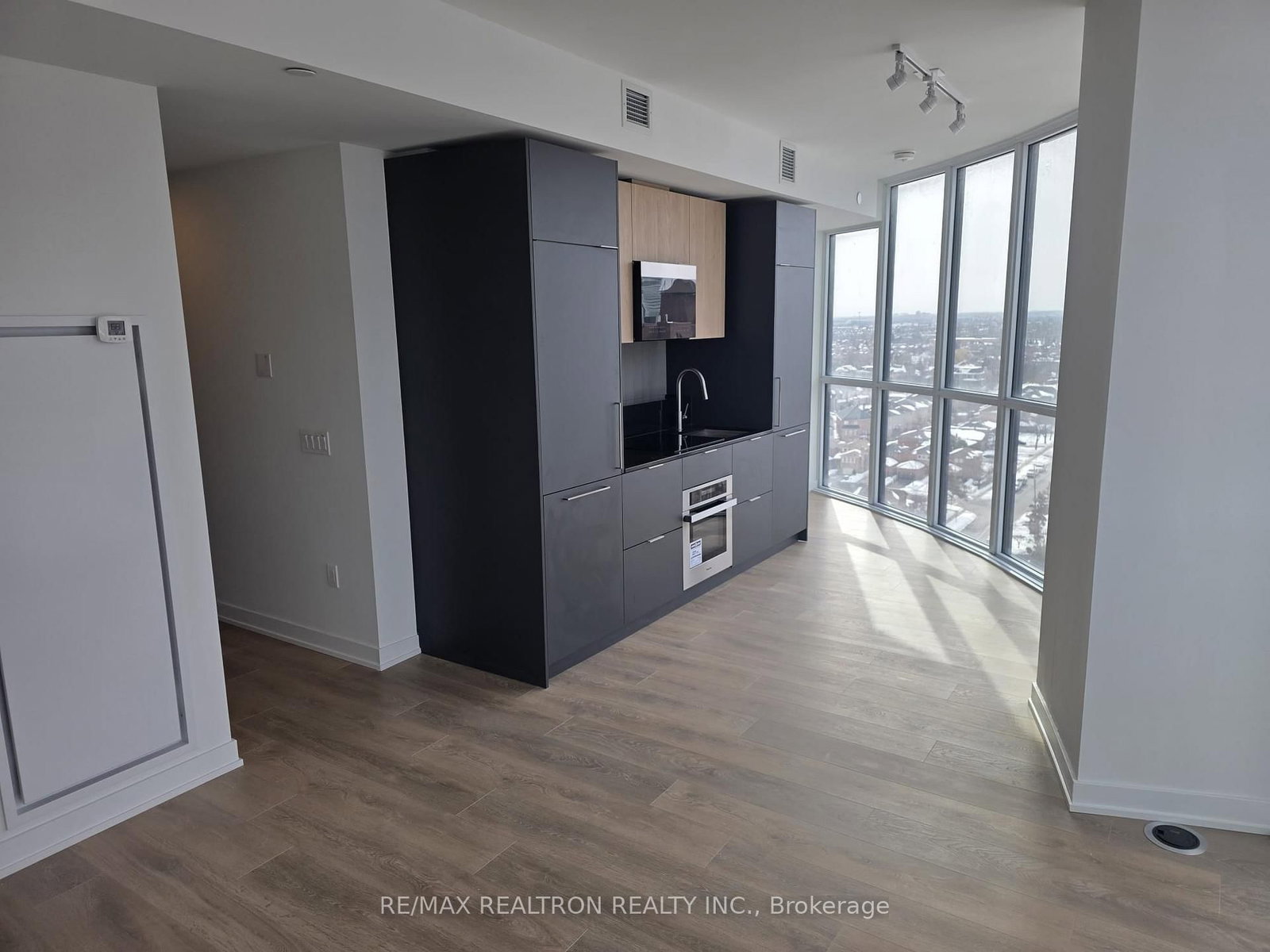 1 Fairview Road E, Unit 1509 - Photo 10