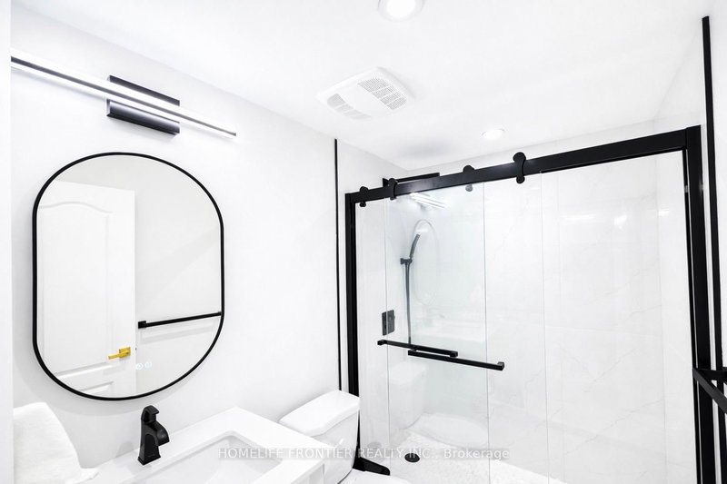 Lower - 4663 Crosswinds Dr, Mississauga, L5V 1G6 | Image 3