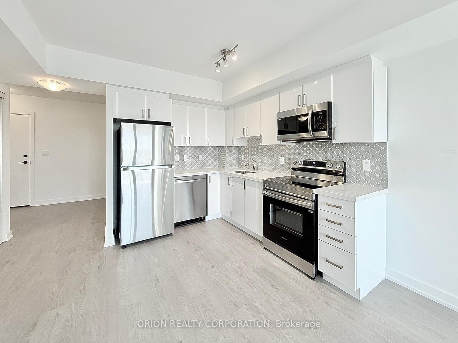 556 Marlee Avenue, Unit 617 - Photo 4