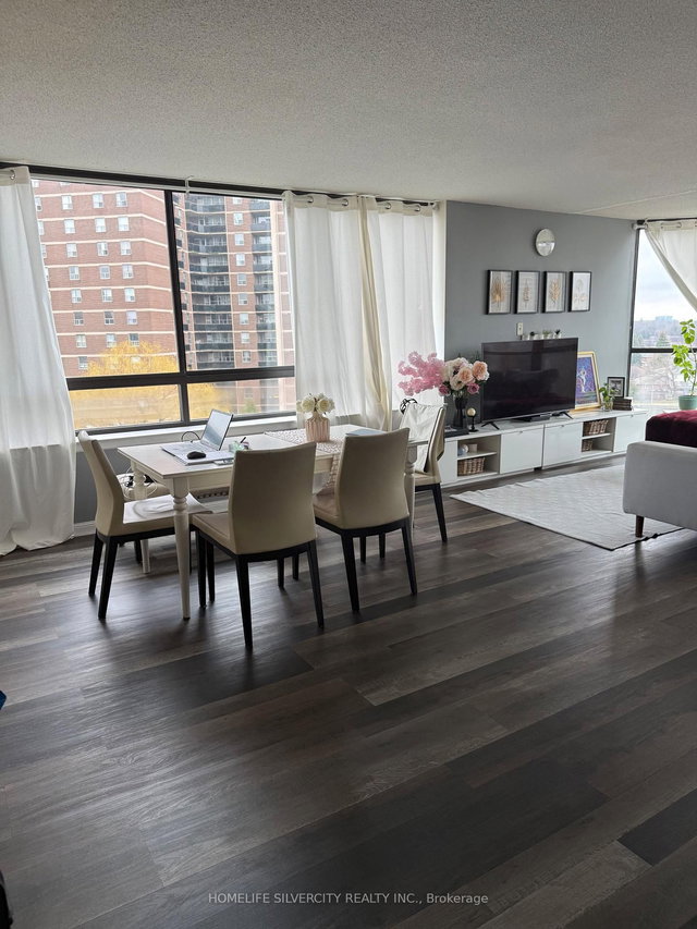 707 - 40 Richview Road