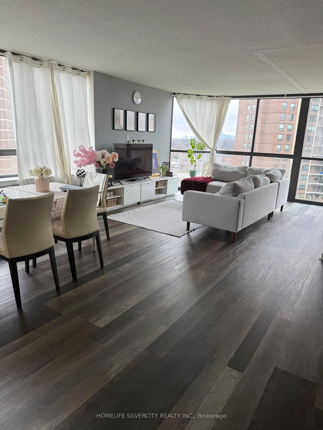 707 - 40 Richview Road