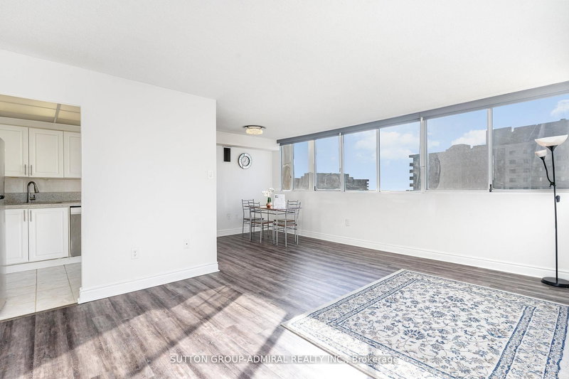 1611 - 3590 Kaneff Cres, Mississauga, L5A 3X3 | Image 3