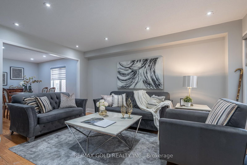 135 Cordgrass Cres, Brampton, L6R 1Z8 | Image 2