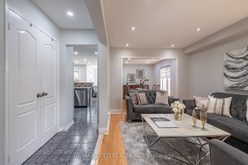 135 Cordgrass Cres, Brampton, L6R 1Z8 | Image 3