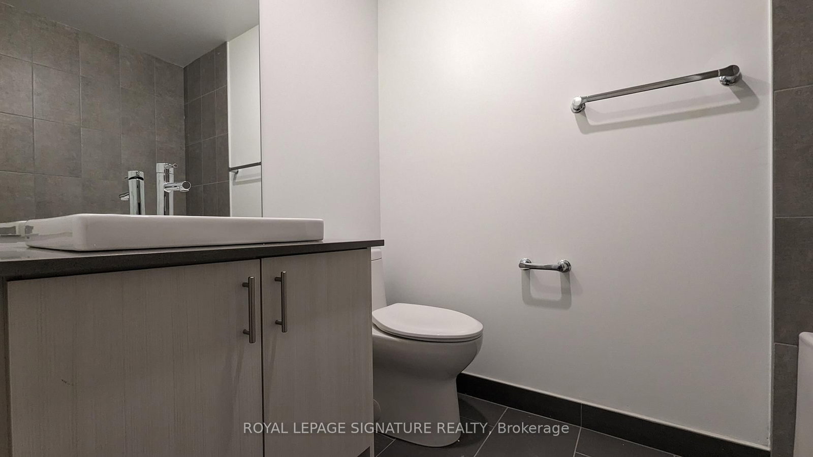 1195 The Queensway Way, Unit 619 - Photo 5