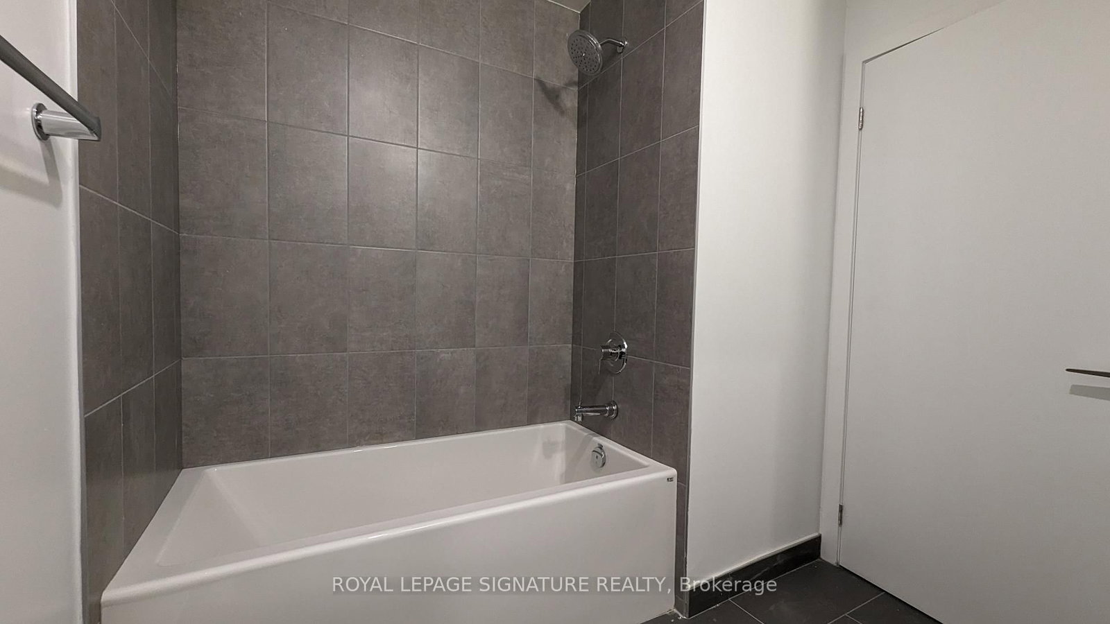 1195 The Queensway Way, Unit 619 - Photo 6