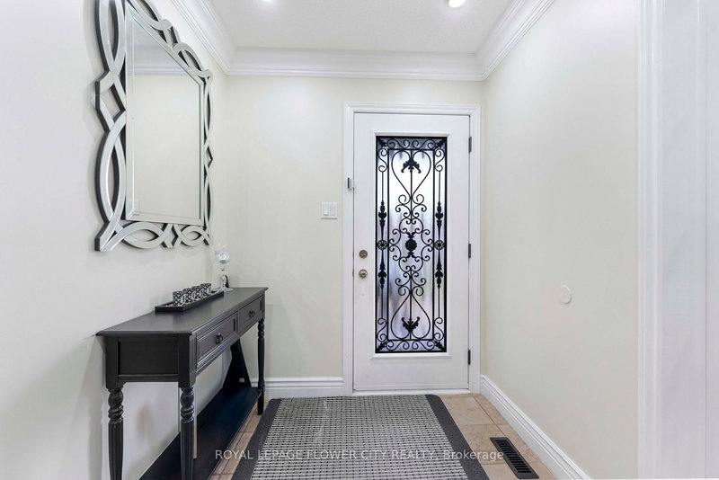 124 Candy Cres, Brampton, L6X 3T5 | Image 3