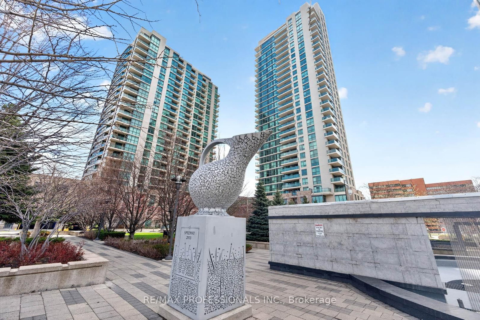 Property at 215 Sherway Gardens