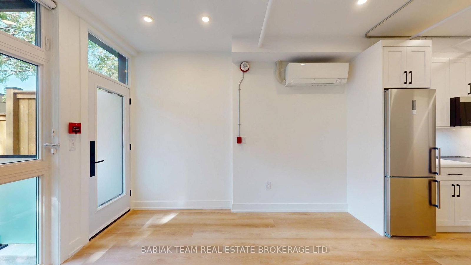 656 Annette Street, Unit 102 - Photo 4