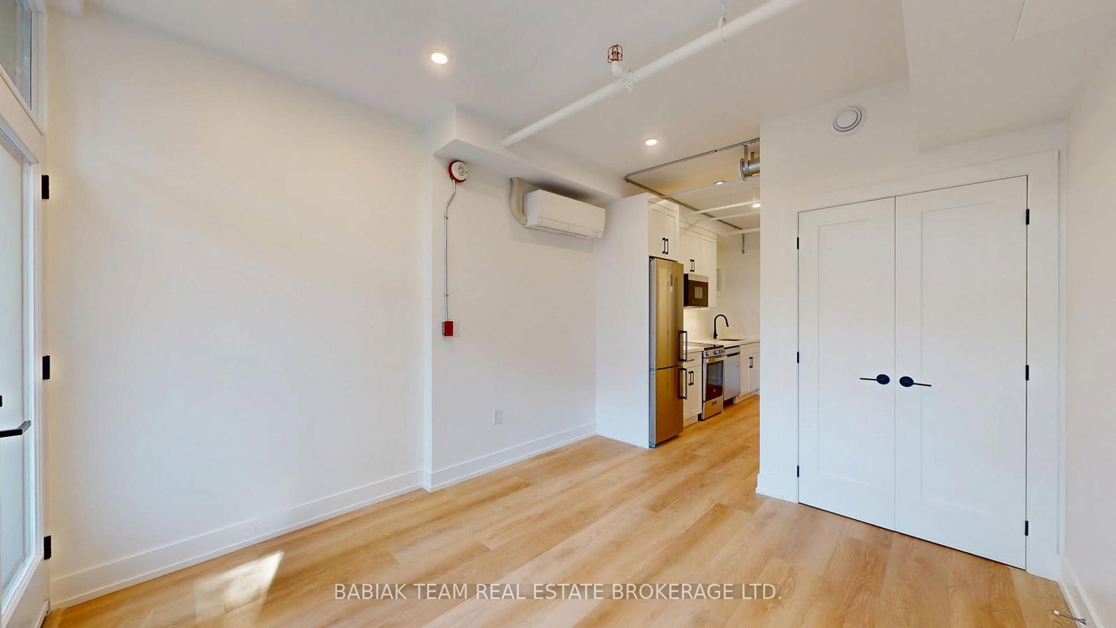 656 Annette Street, Unit 102 - Photo 5