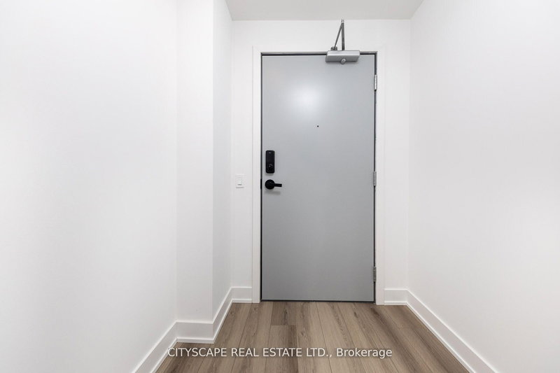 805 - 758 Dovercourt Rd W, Toronto, M6H 1L8 | Image 2