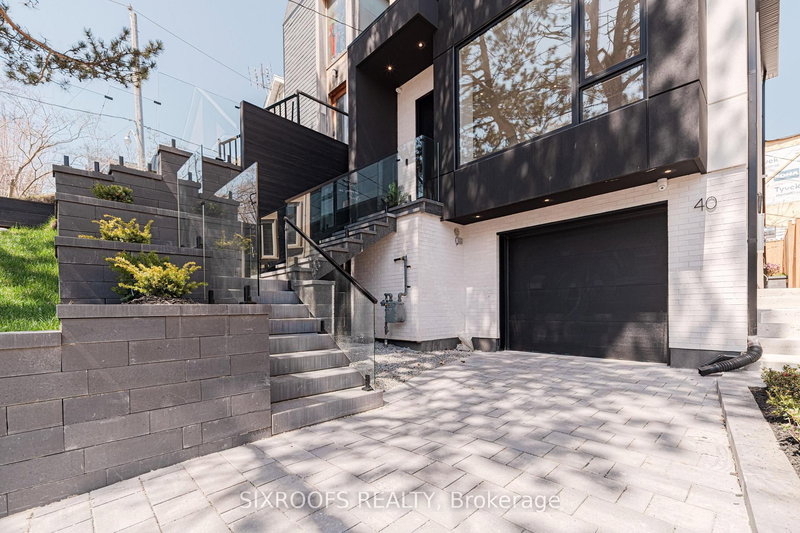 40 Morningside Ave, Toronto, M6S 1C4 | Image 2