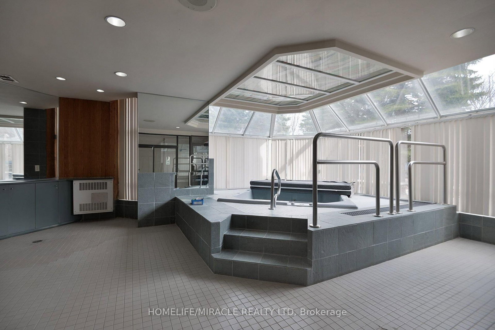 26 Hanover Road, Unit 401 - Photo 40