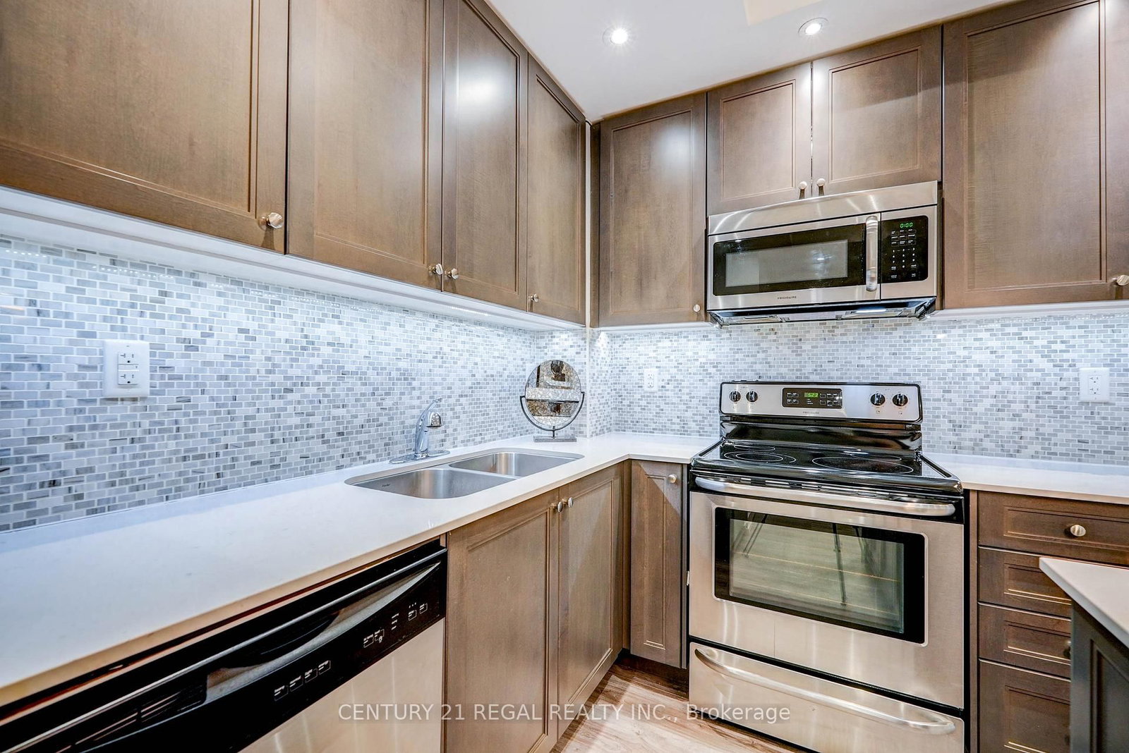 867 Wilson Avenue, Unit 5B - Photo 11