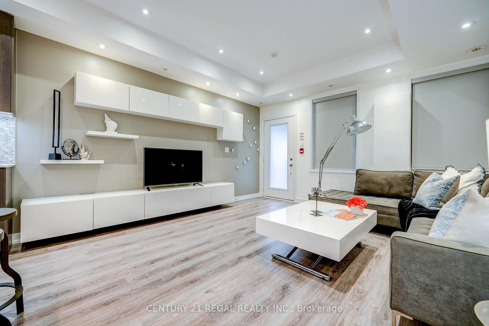 867 Wilson Avenue, Unit 5B - Photo 14