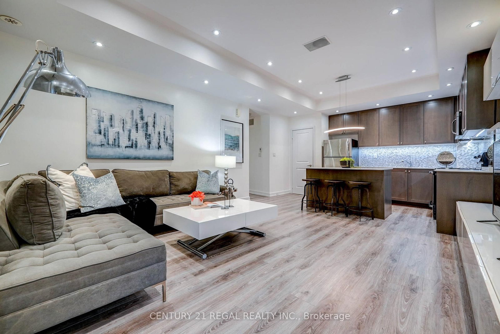 867 Wilson Avenue, Unit 5B - Photo 2