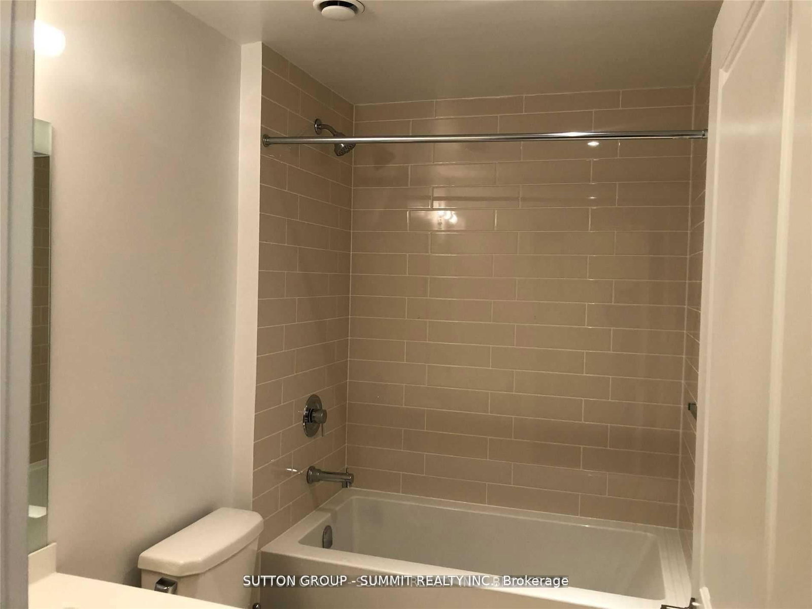 55 Speers Road, Unit 209 - Photo 12