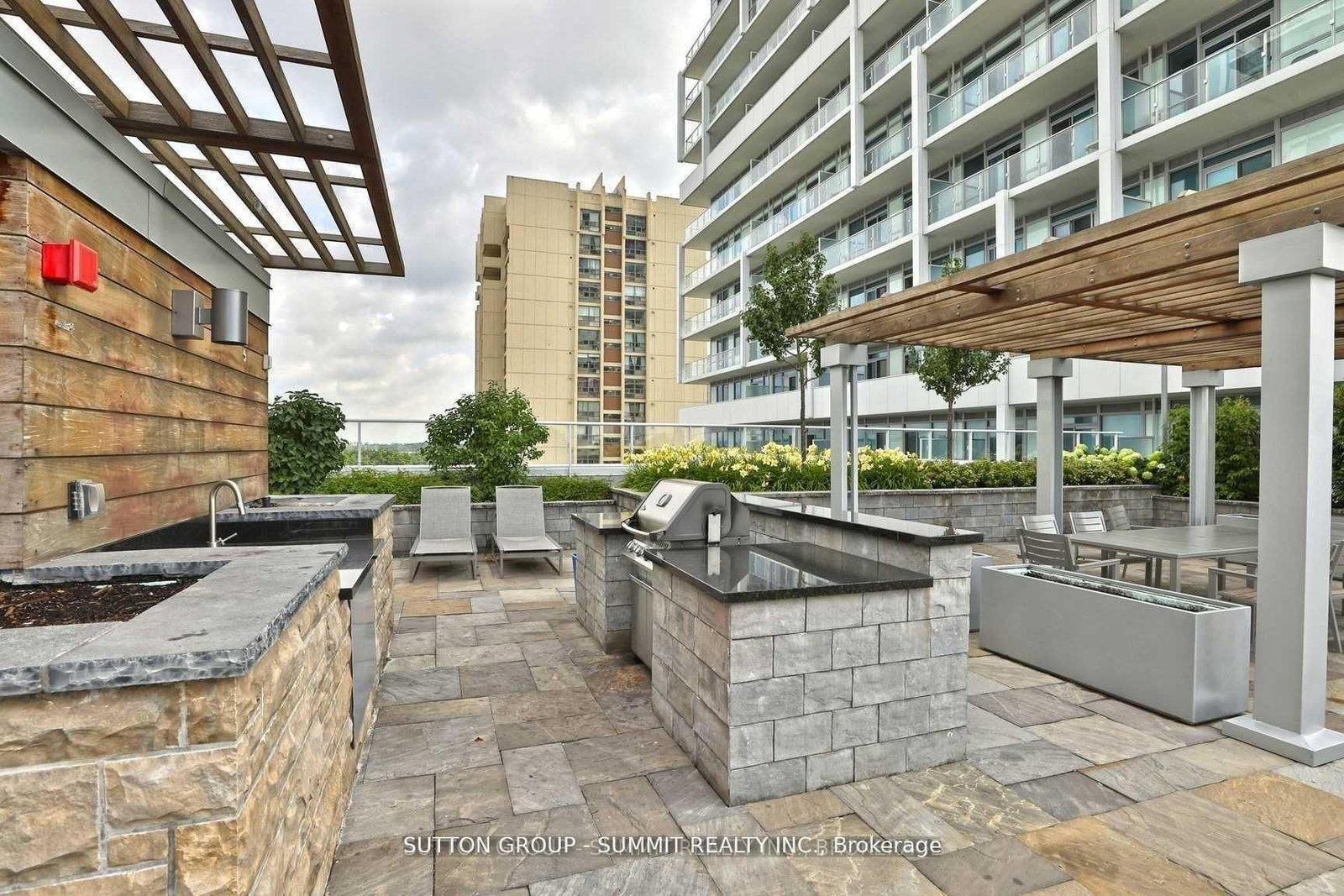 55 Speers Road, Unit 209 - Photo 23